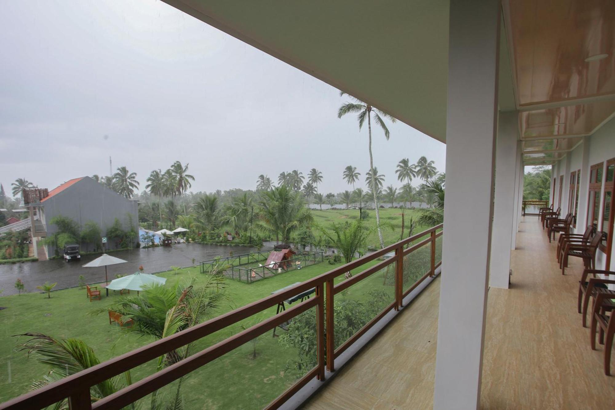 Grand Harvest Resort & Villas Banyuwangi  Exterior photo